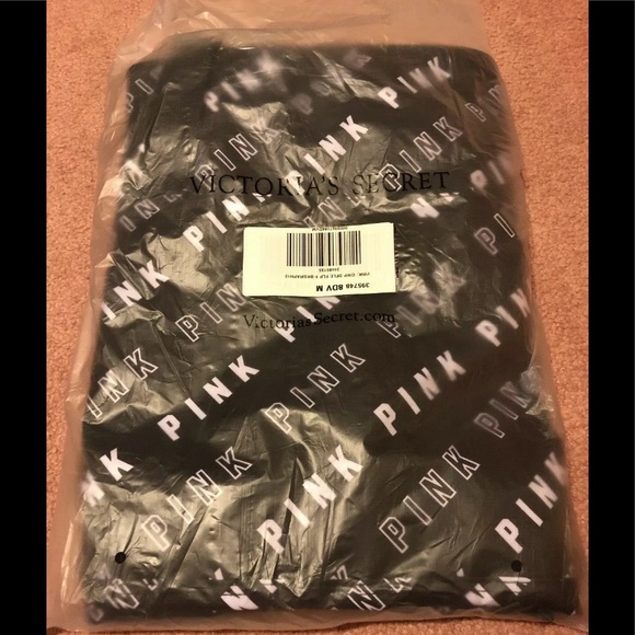 Victoria’s Secret Weekender Duffle Bag Tote - Picture 2 of 5